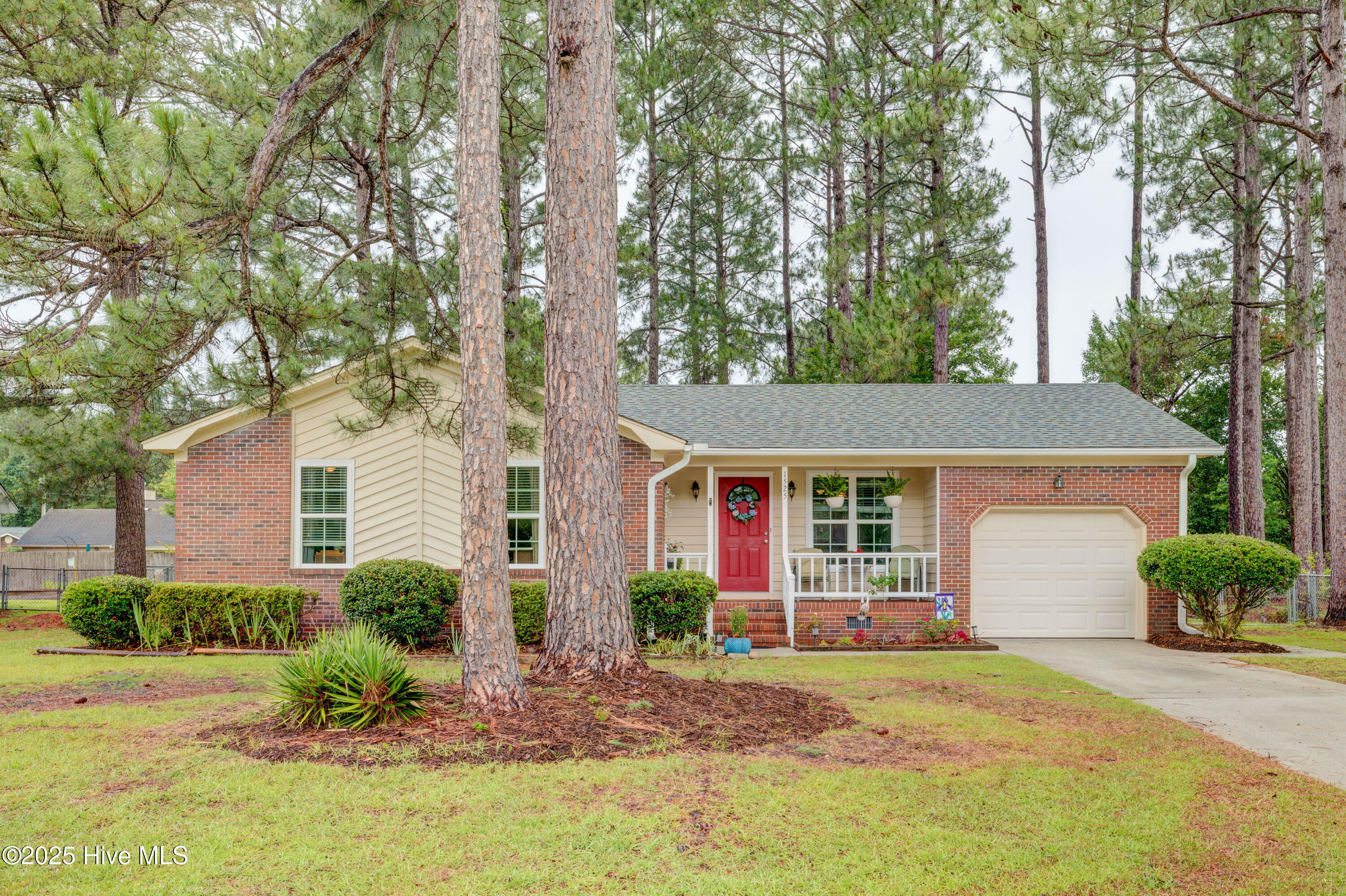 Property Photo: 1525 Pointer Lane NC 28411