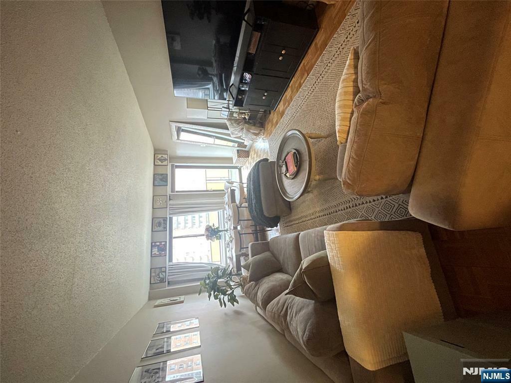 Property Photo:  150 Overlook Avenue 8J  NJ 07601 