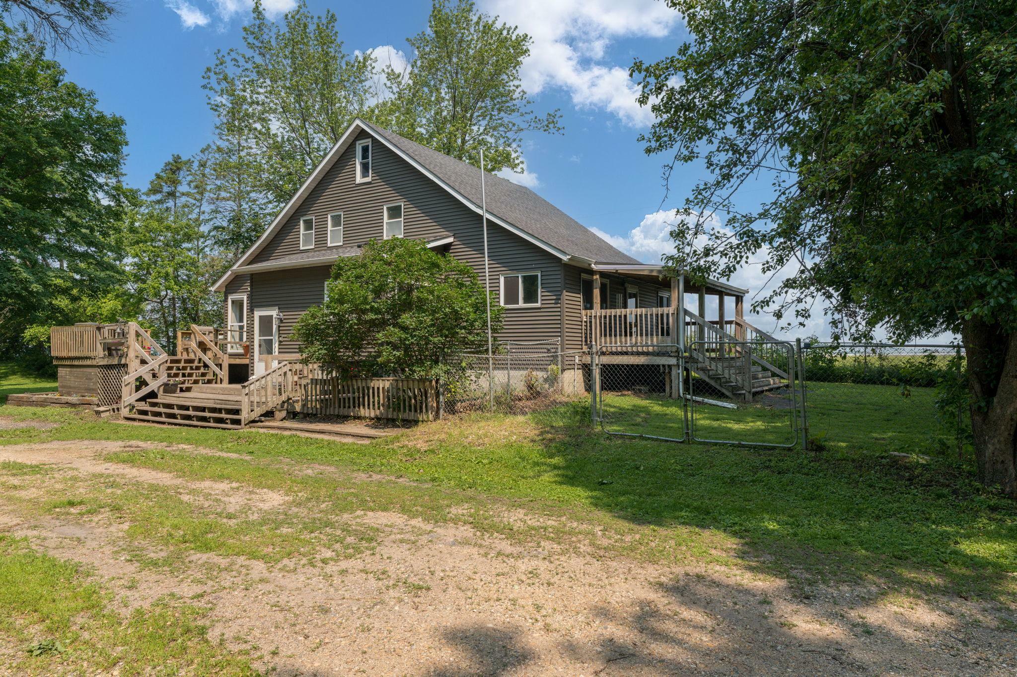 Property Photo: 43867 County Road 15 MN 56074