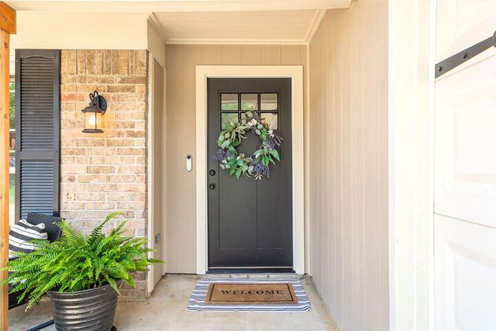 Property Photo: 3812 Staghorn Circle S TX 76137