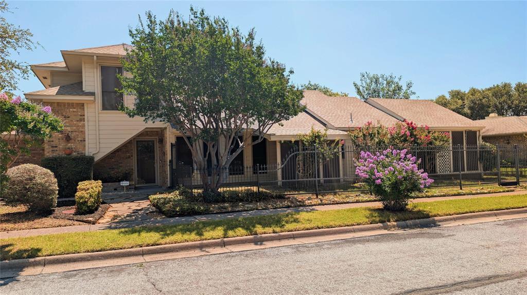 Property Photo: 1400 Boardwalk Street TX 76011