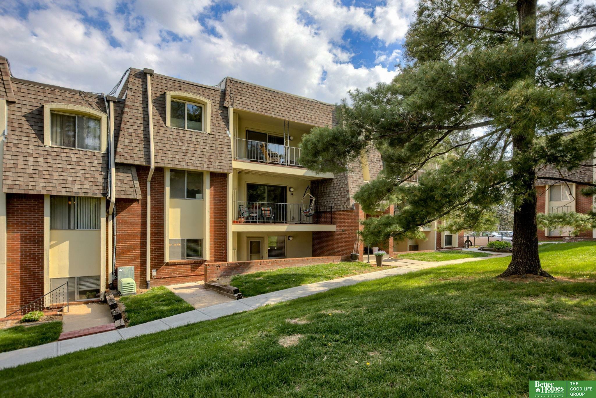 Property Photo: 12025 Pierce Plaza 123 NE 68144