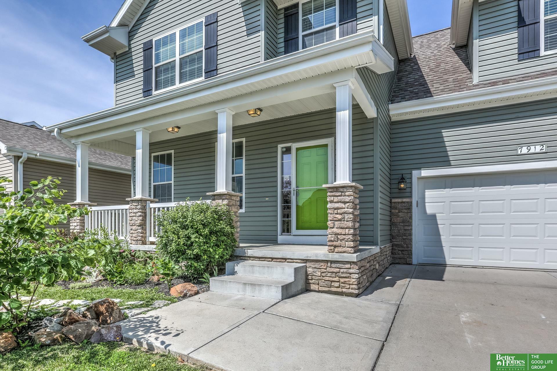 Property Photo: 7912 S 184th Terrace NE 68136