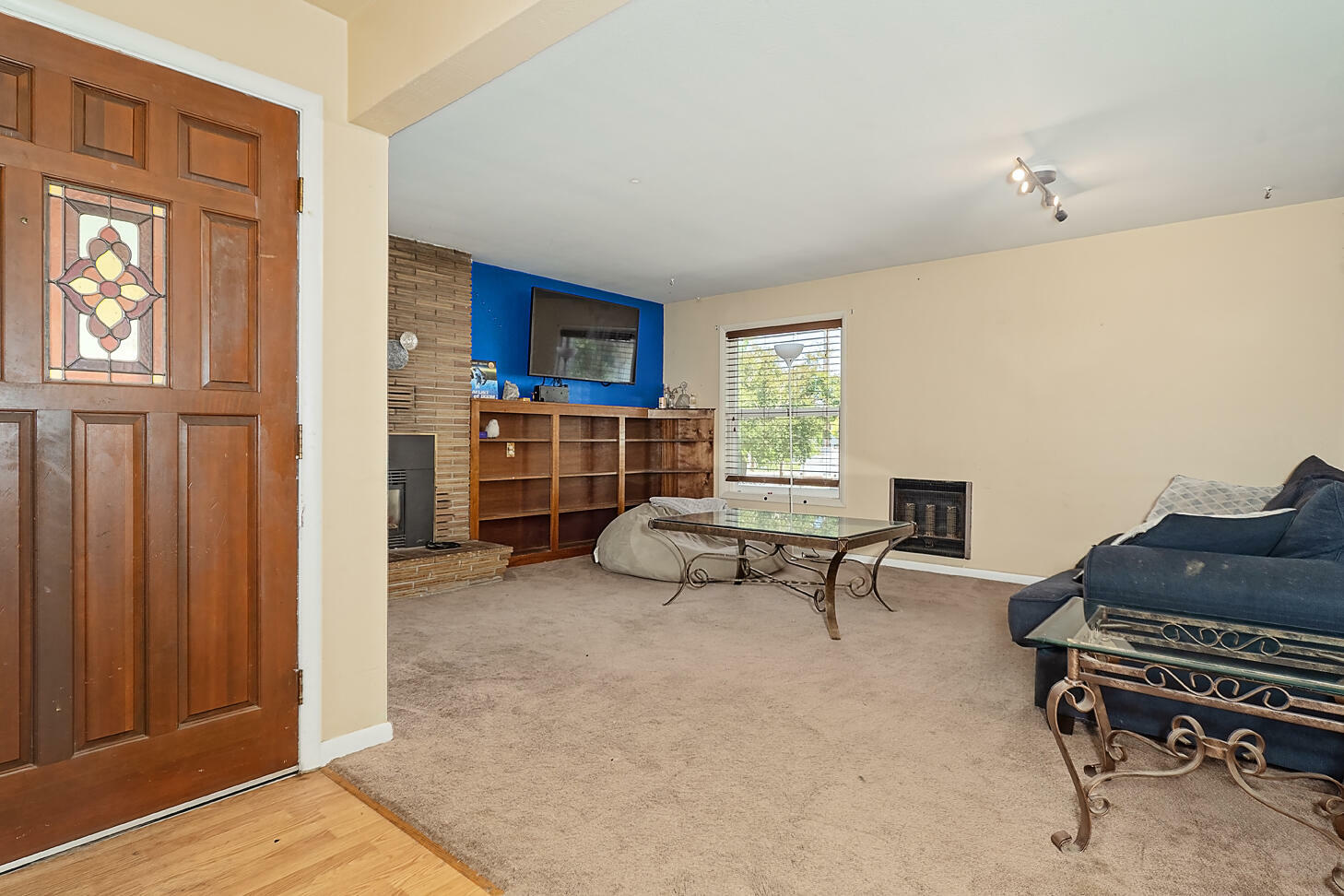 Property Photo: 1020 Oak Street OR 97502
