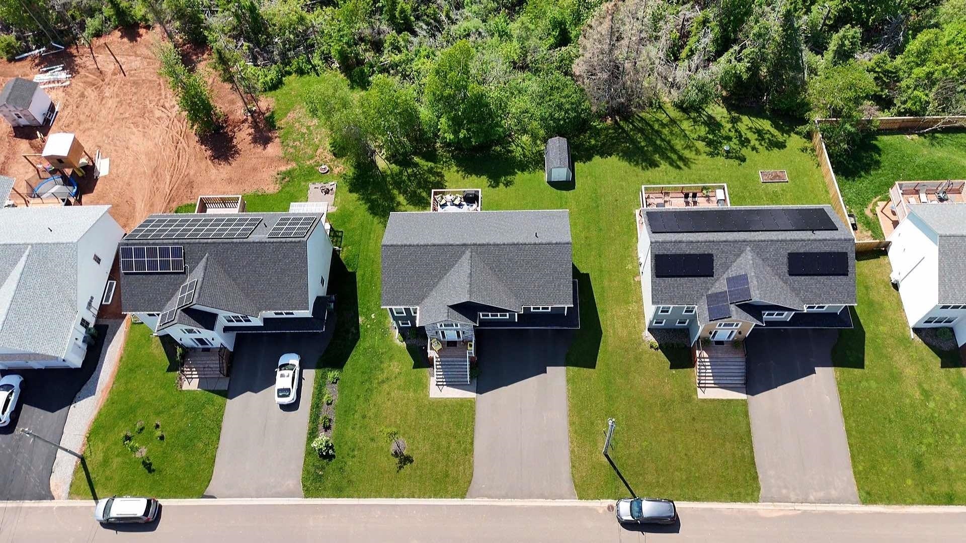 Property Photo: 185 Essex Crescent PE C1E 0G5