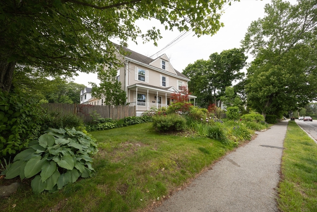 Property Photo: 27 Union St 27 MA 01760