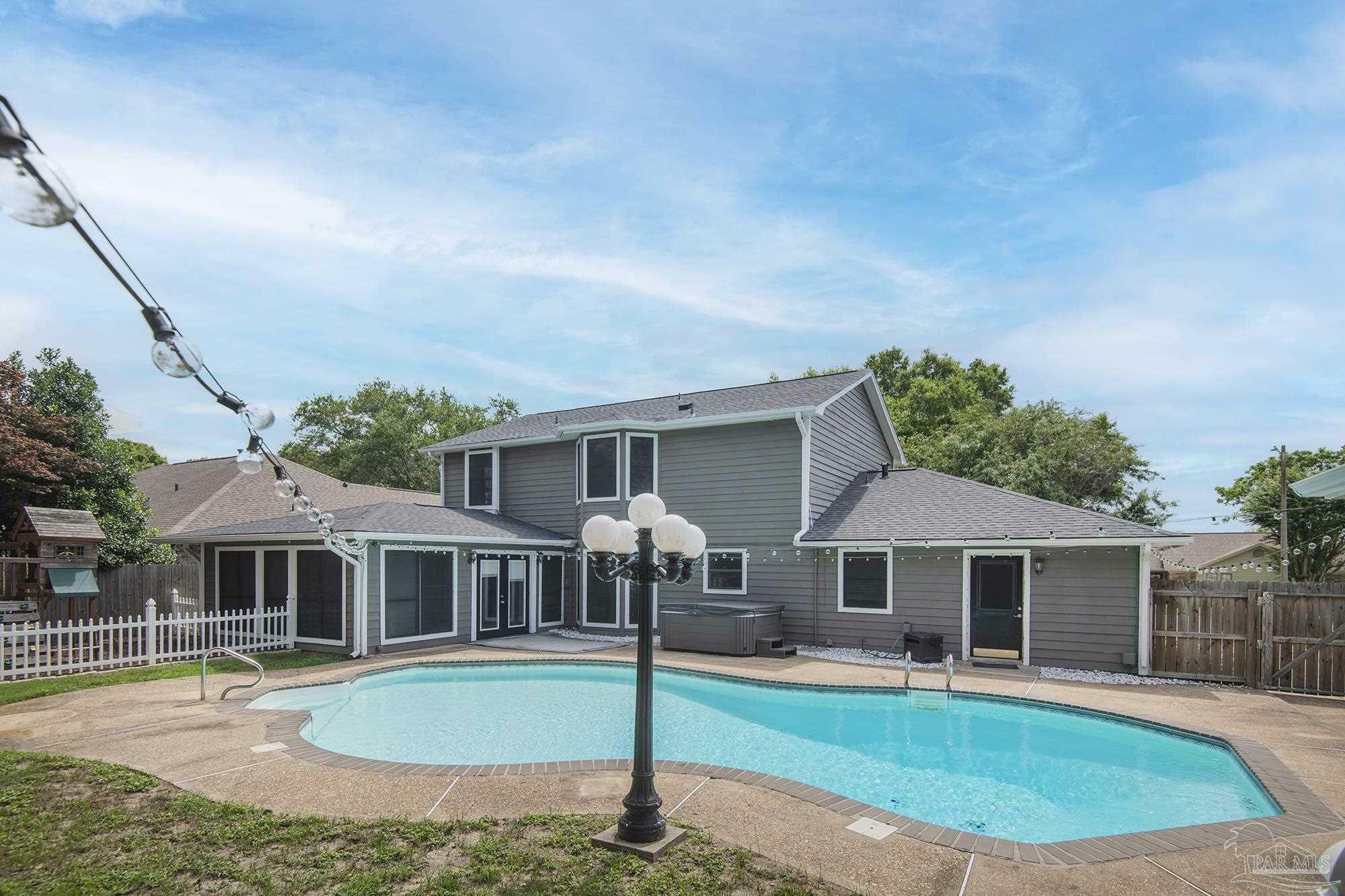 Property Photo: 6521 El Presideo FL 32504