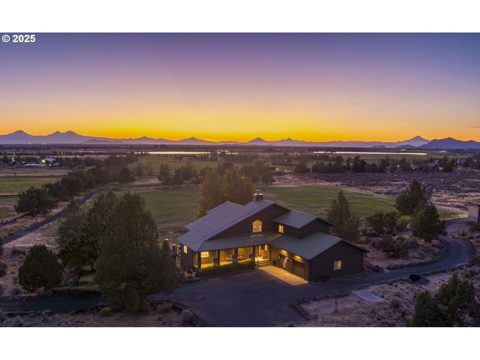 Property Photo:  1164 SW Parrish Ln  OR 97753 