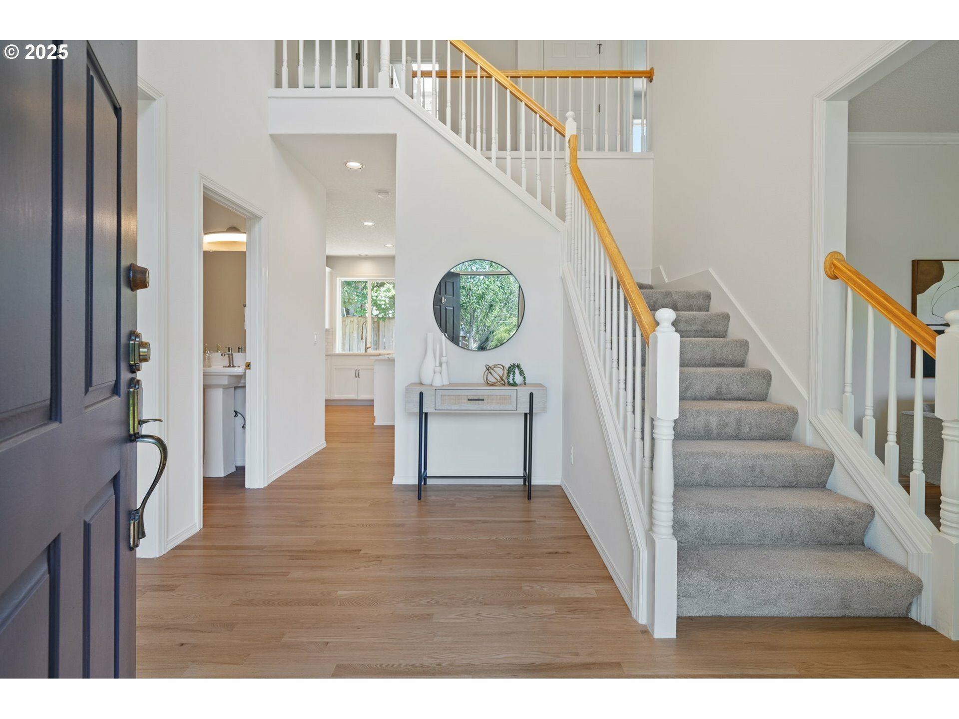 Property Photo: 14067 Chatham Ct OR 97035