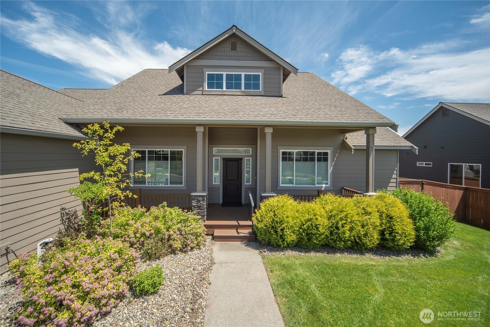 Property Photo: 2504 N Dandelion Lane WA 98926