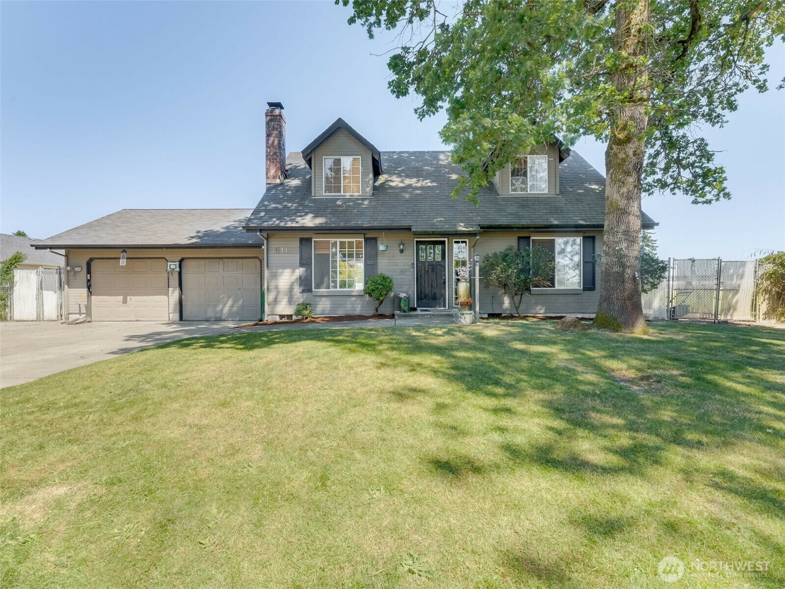 Property Photo: 611 NW 4th Place WA 98604