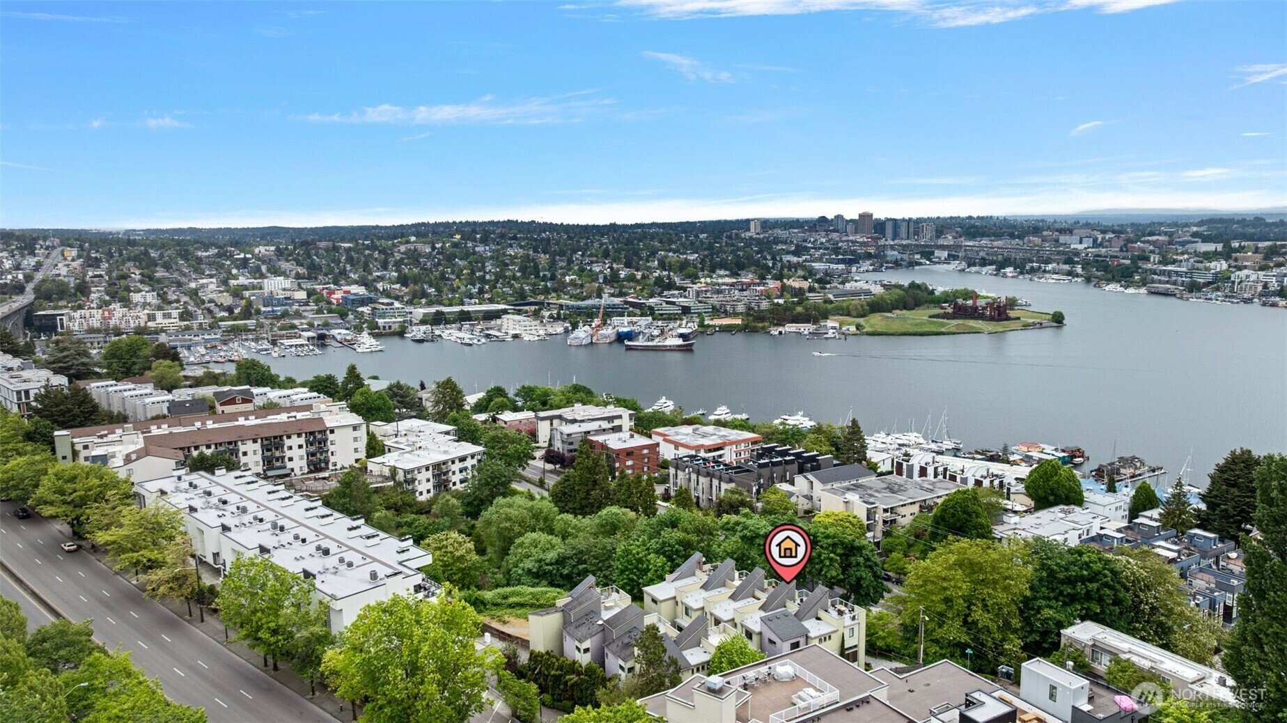 Property Photo:  566  McGraw Street  WA 98109 