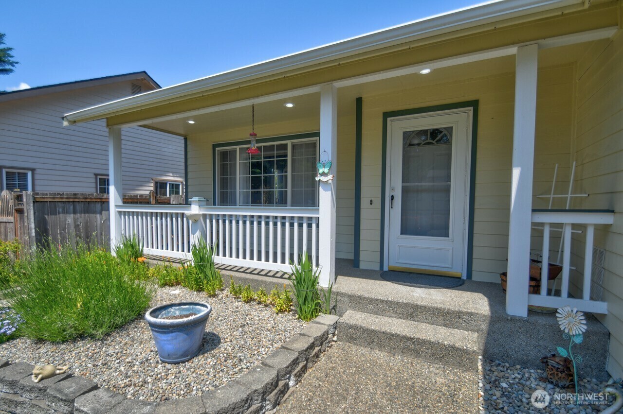 Property Photo: 6013 Silver Oaks Court SE WA 98501