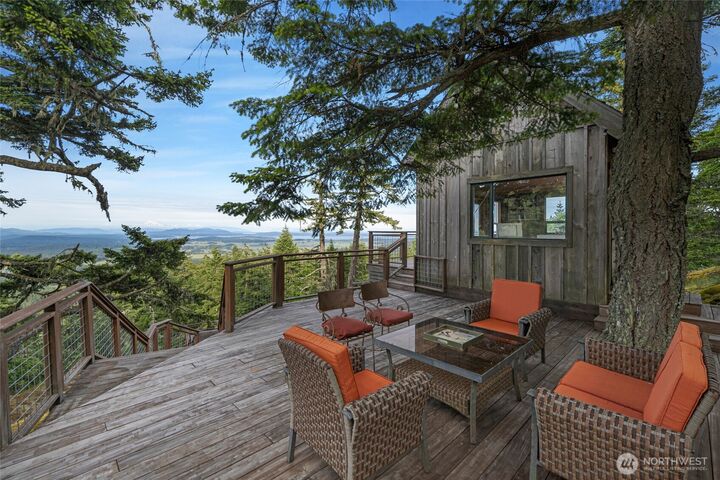 Property Photo:  2001  Mount Dallas Road  WA 98250