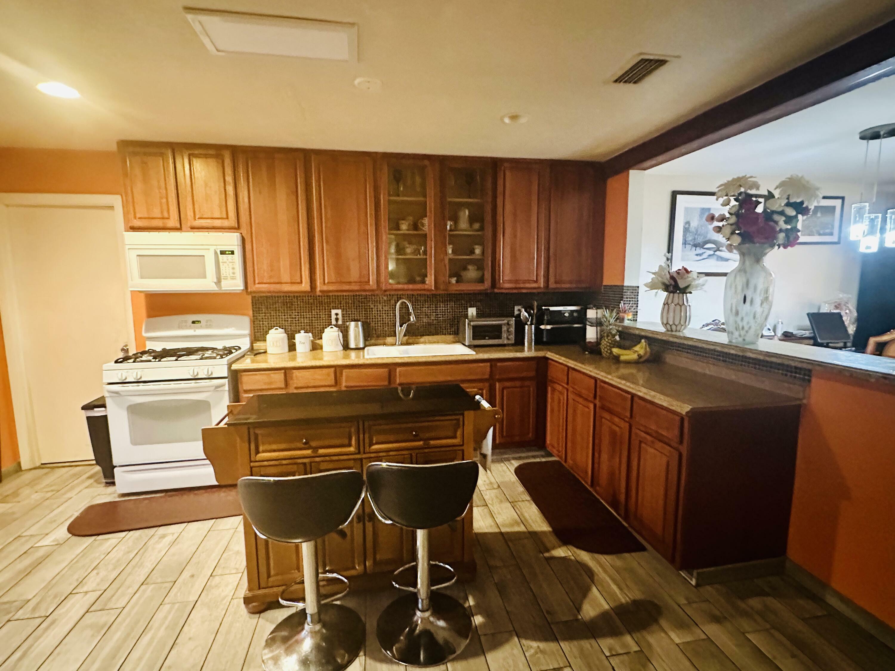 Property Photo: 6198 Wauconda Way W FL 33463