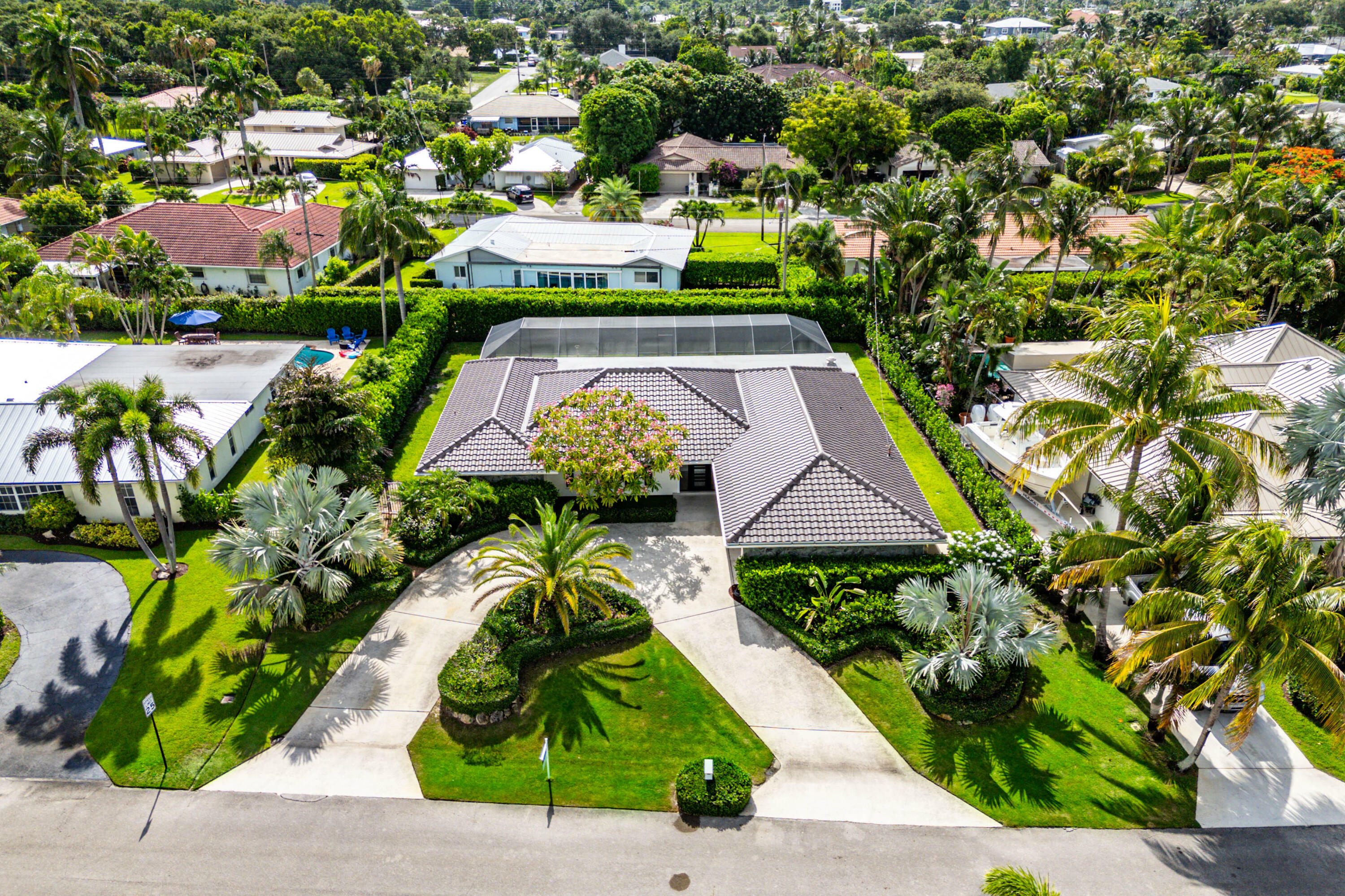 Property Photo: 7652 Palm Road FL 33406