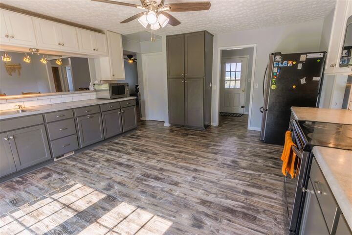 Property Photo: 707 S Chalybeate Road KY 42171