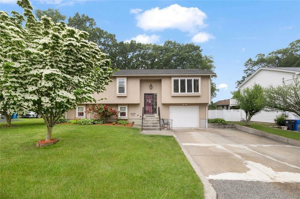 9 Daisy Court  Cranston RI 02920 photo