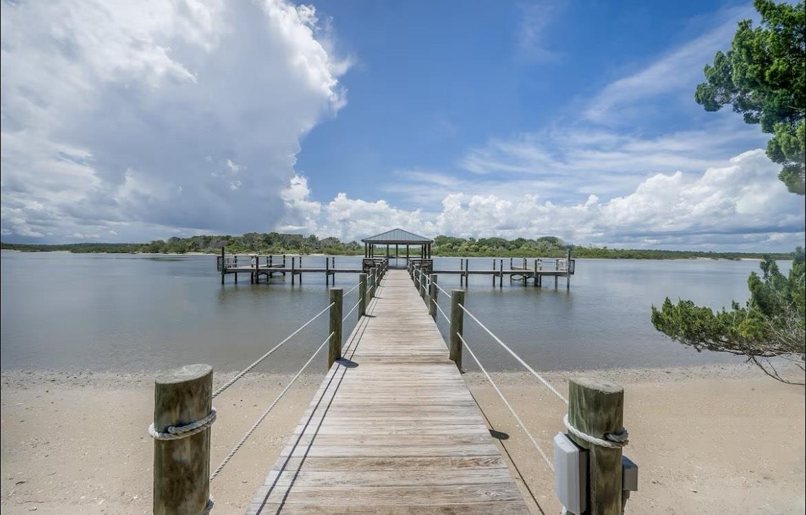 Property Photo: 60 Surf View FL 32137