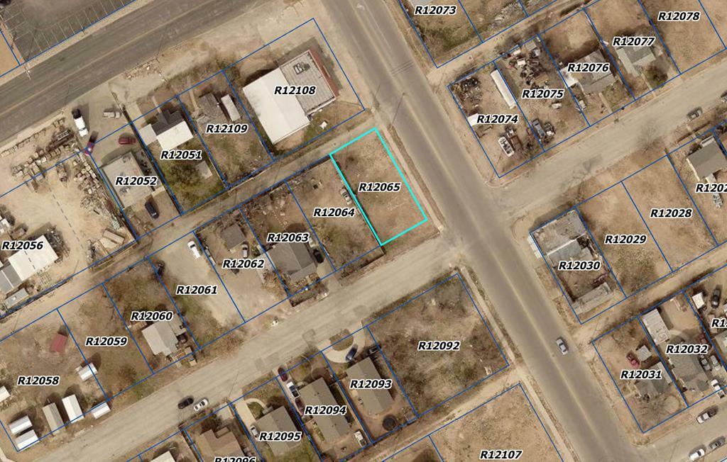 Property Photo: 302 W 13th St TX 76903