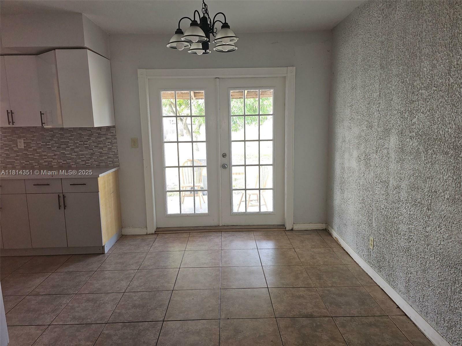 Property Photo: 2431 Liberty St FL 33020