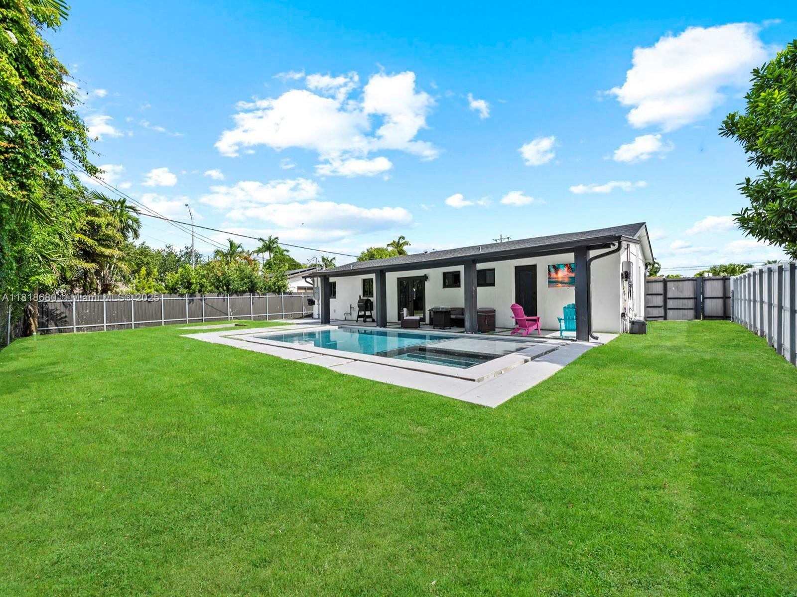 Property Photo: 11150 SW 64th St FL 33173