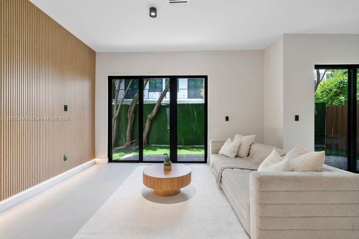 Property Photo:  3318 Day Ave 6  FL 33133 