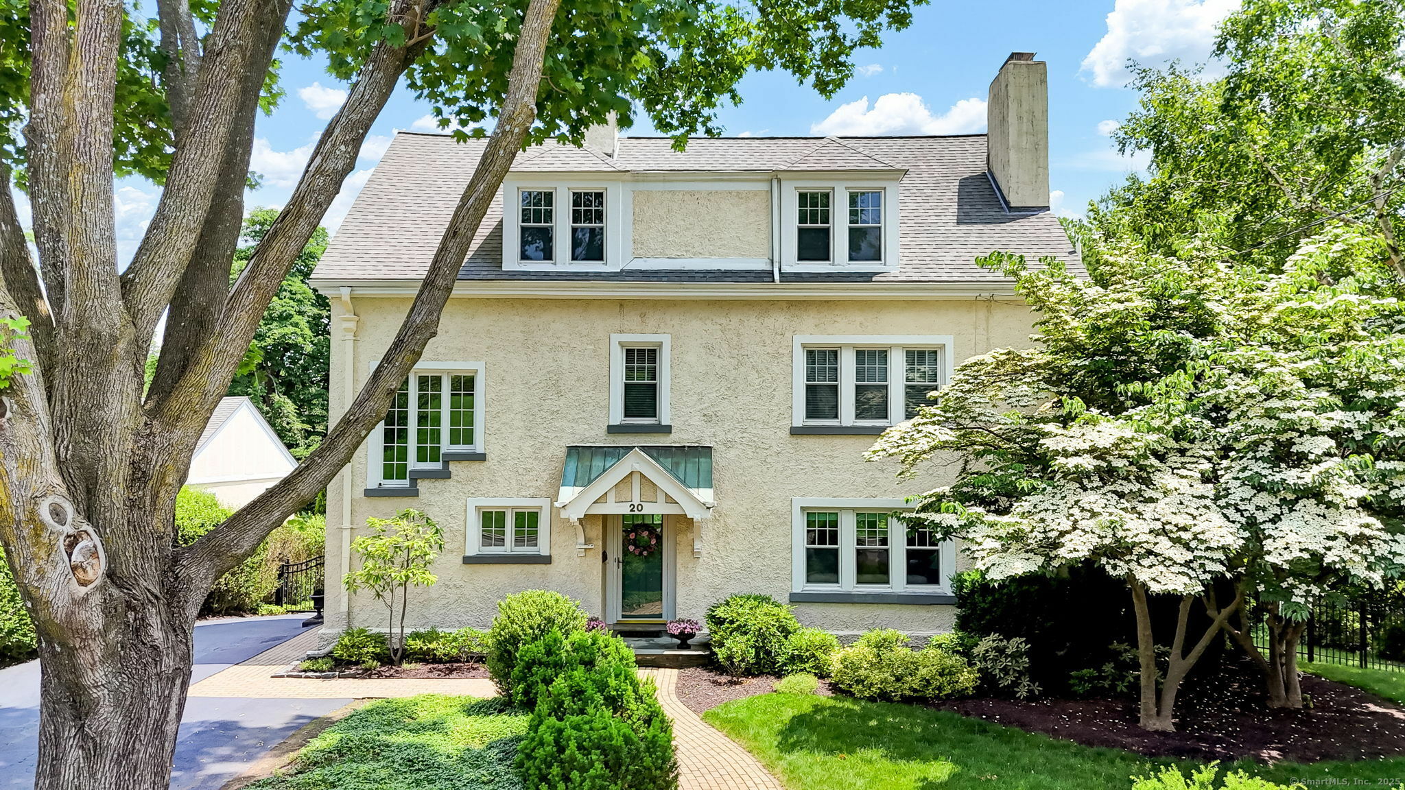 Property Photo: 20 Arnoldale Road CT 06119