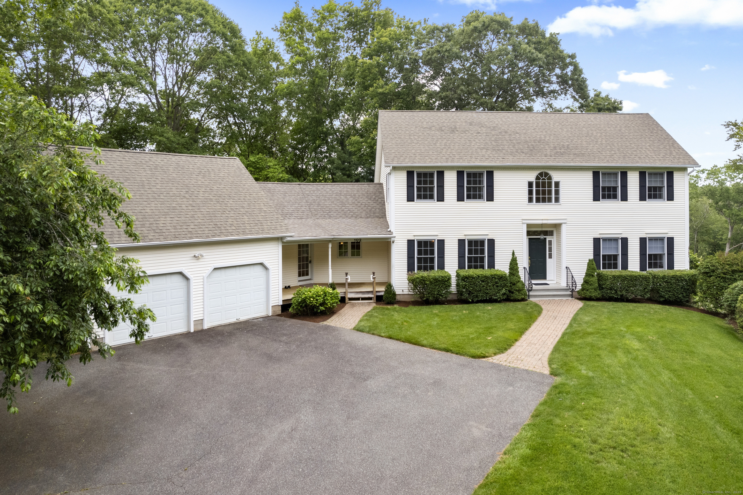 Property Photo: 102 Leetes Island Road CT 06437