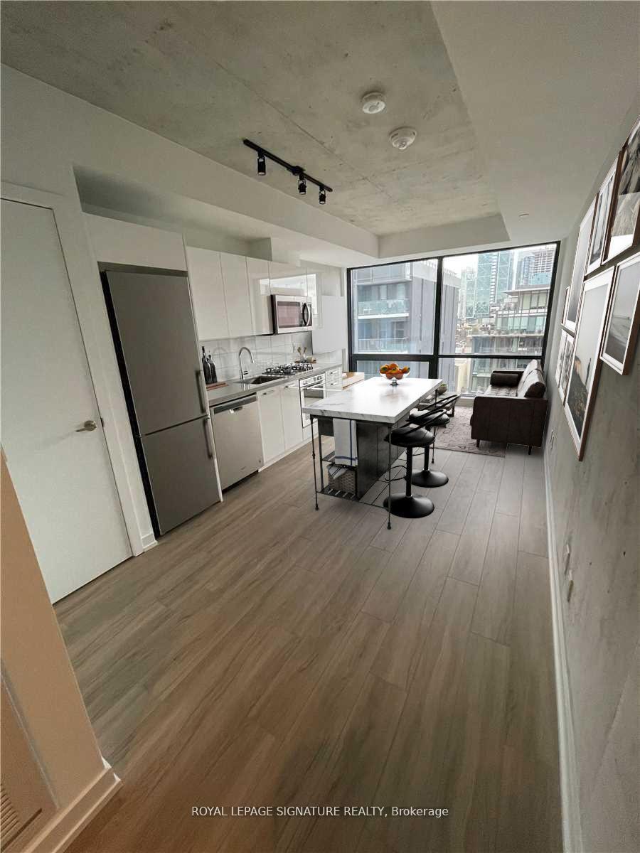 Property Photo: 458 Richmond Street W 404 ON M5V 1Y1