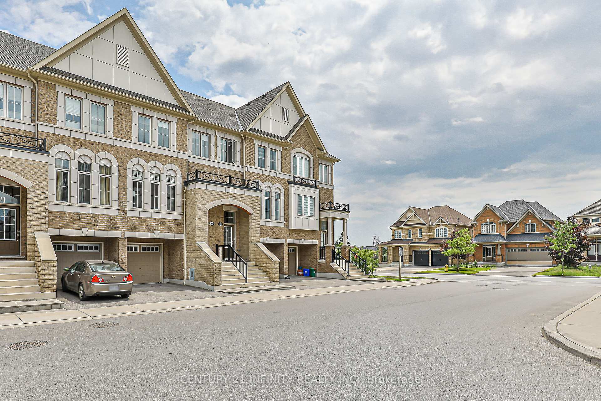 Property Photo: 2605 Deputy Minister Way 3 ON L1L 0M7