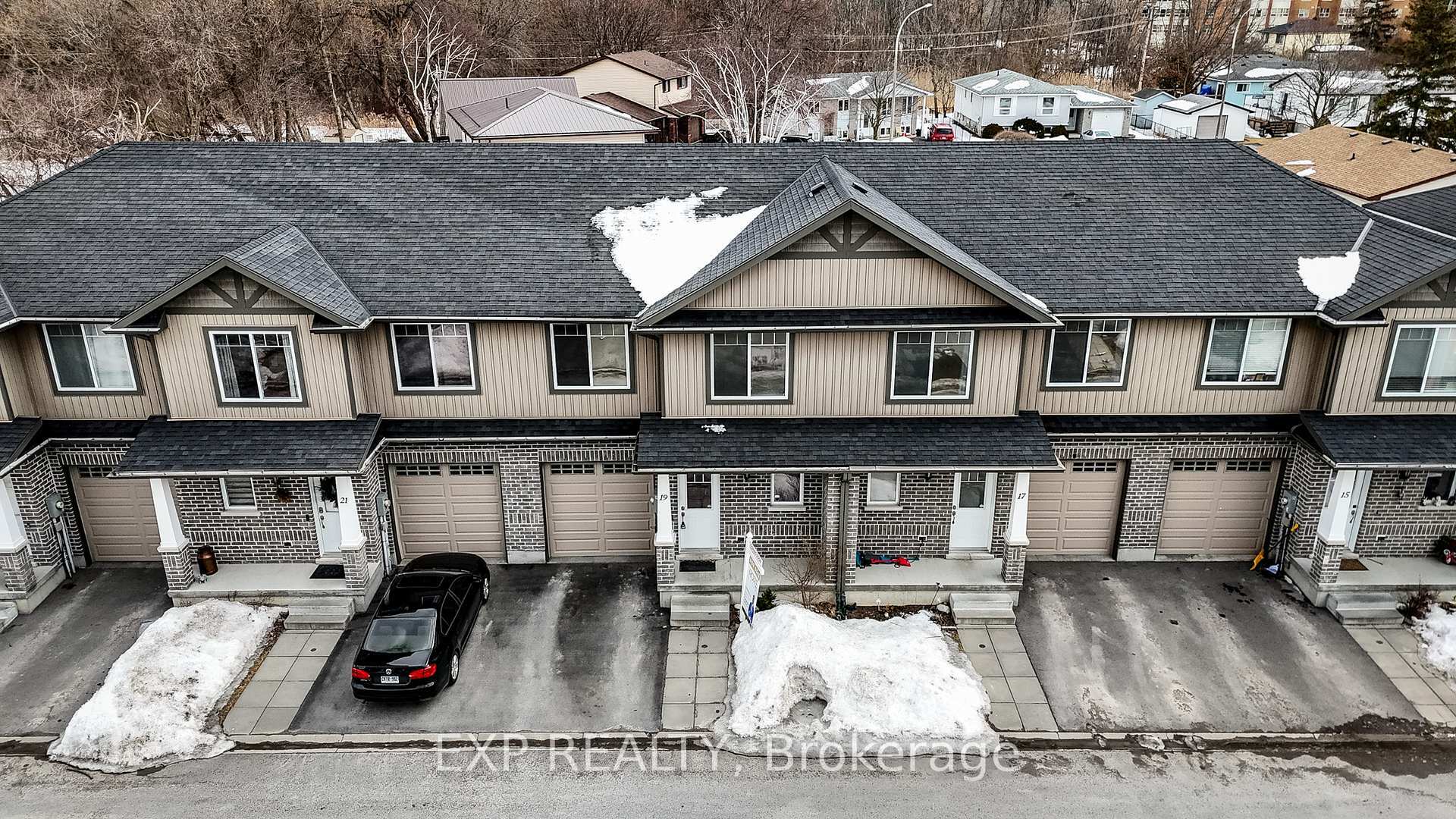 19 Nottingham Court  Quinte West ON K8V 0E7 photo