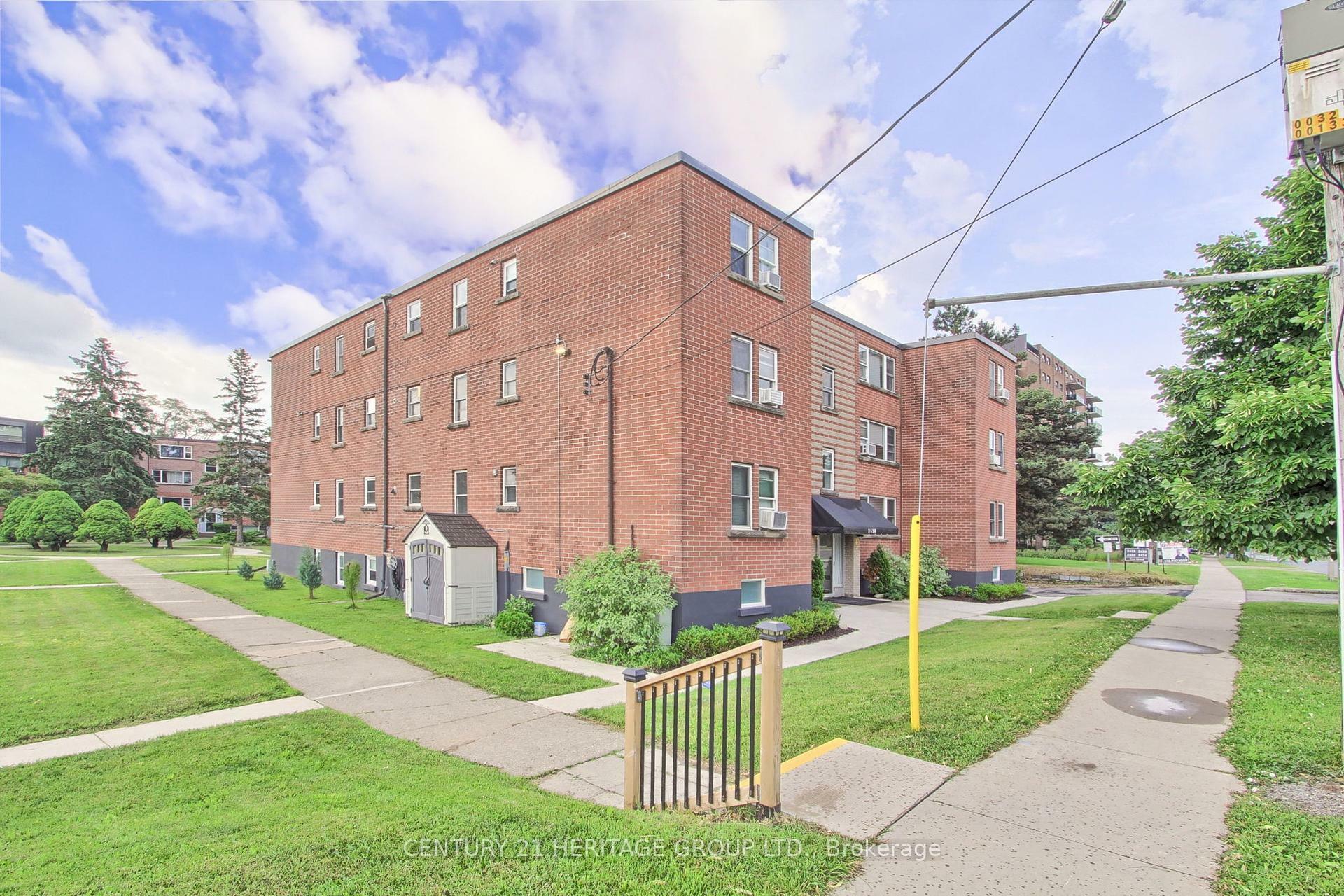 Property Photo: 2418 New Street 8 ON L7R 1J6