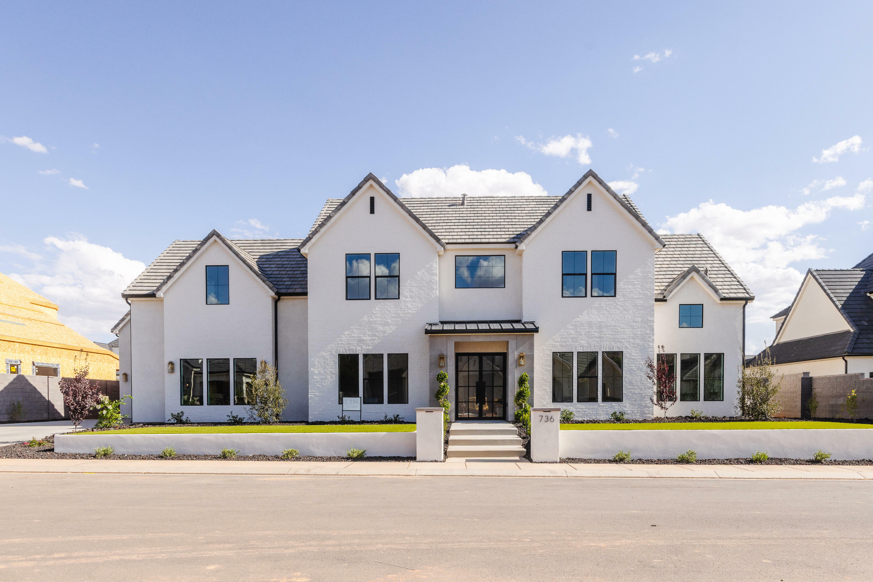 Property Photo: 736 Chloe Ln UT 84780