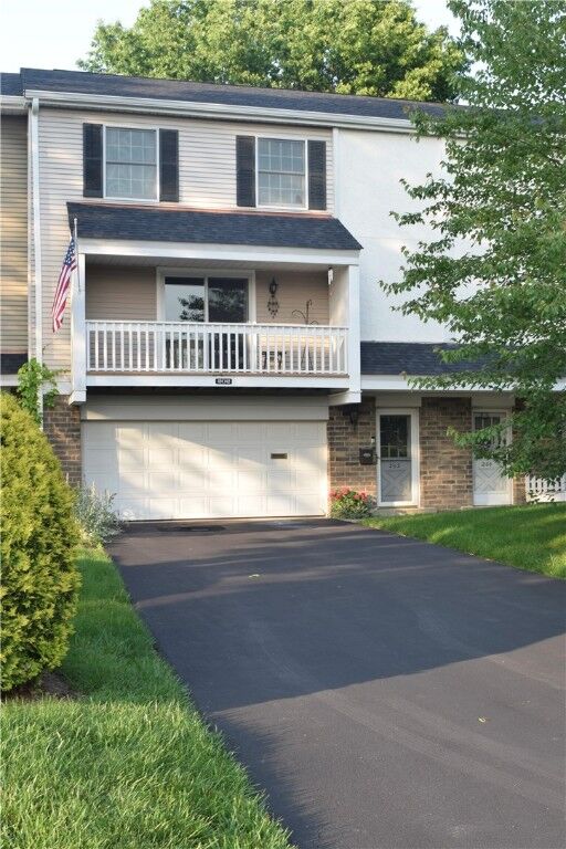 202 Roscommon Pl  Peters Twp PA 15317 photo