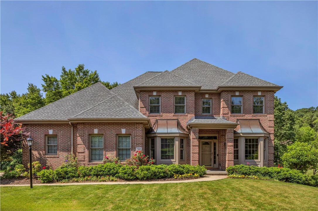Property Photo: 360 Steeplechase Dr PA 16066