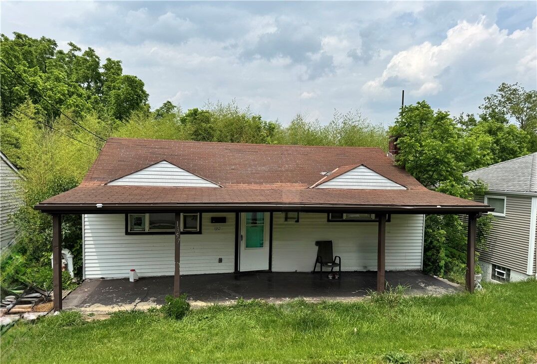 Property Photo:  1357 Terrace St  PA 15017 