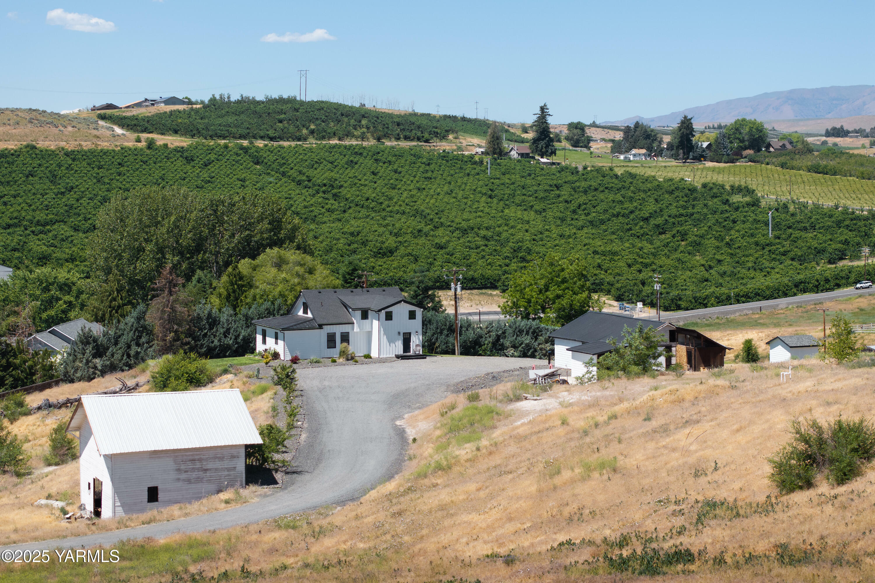 Property Photo: 187 Braxton Ln WA 98942