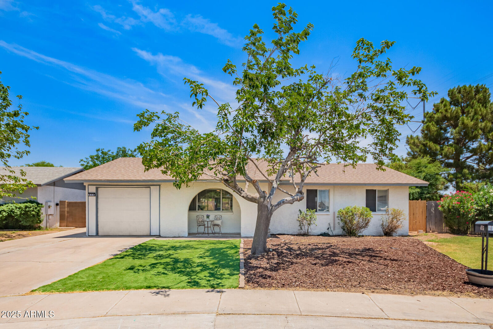 Property Photo: 415 N Larkspur Street AZ 85234