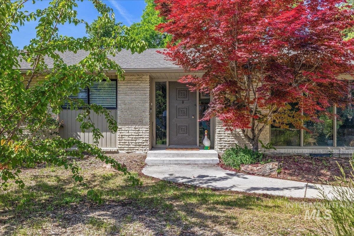 Property Photo: 8831 W Westbrook Dr ID 83704