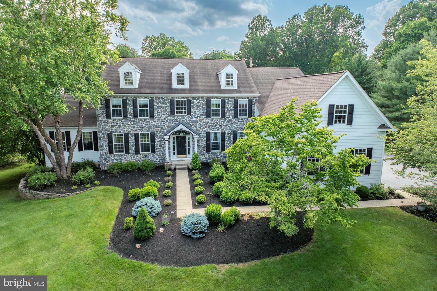 Property Photo: 1021 Mulberry Street PA 19425