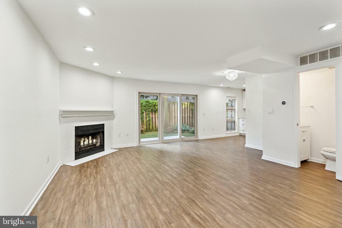 Property Photo:  815 S 7th Street 3  PA 19147 