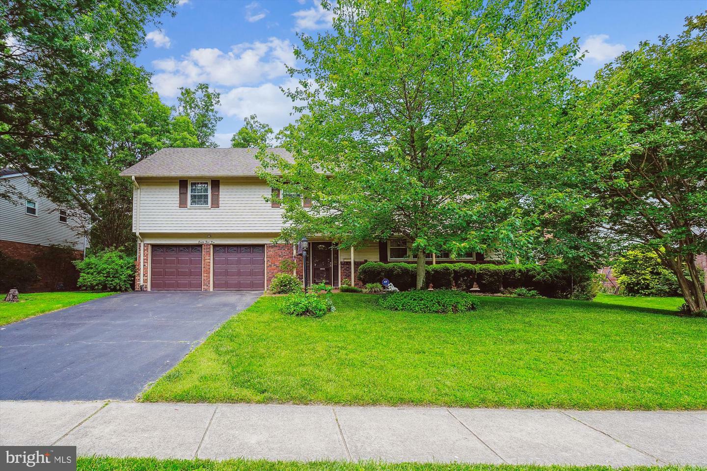 Property Photo: 8510 Oakford Drive VA 22152