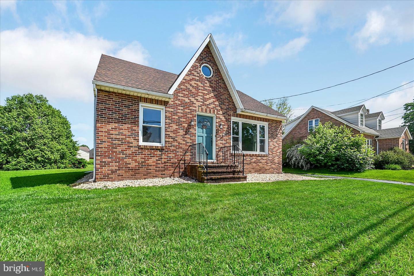 Property Photo: 101 E Canal Street PA 17315