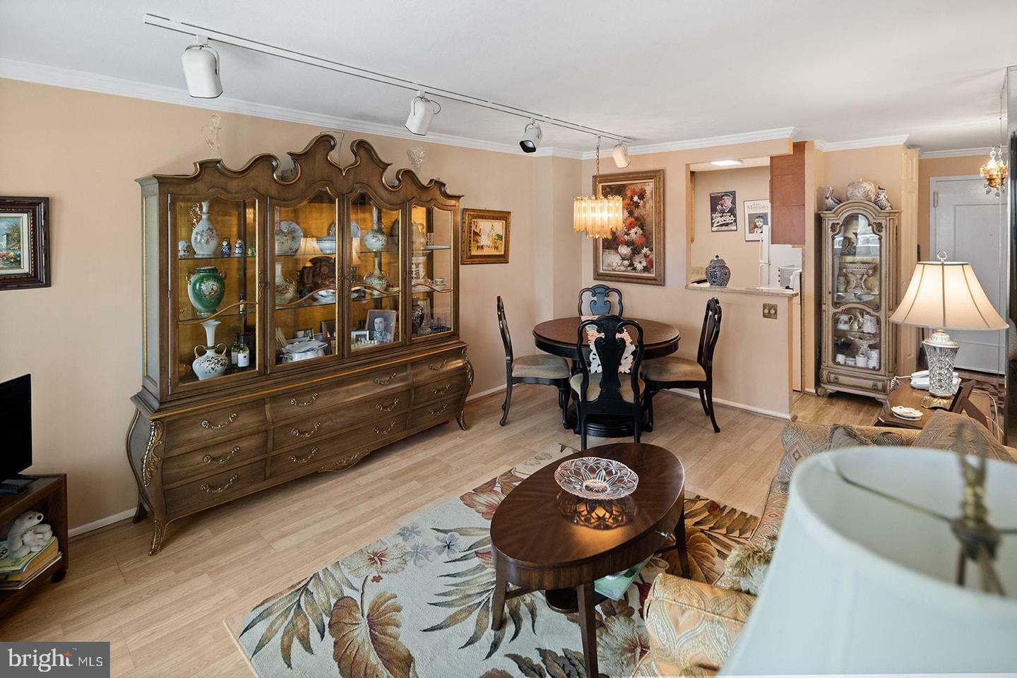 Property Photo:  1901 John F Kennedy Boulevard 2119  PA 19103 