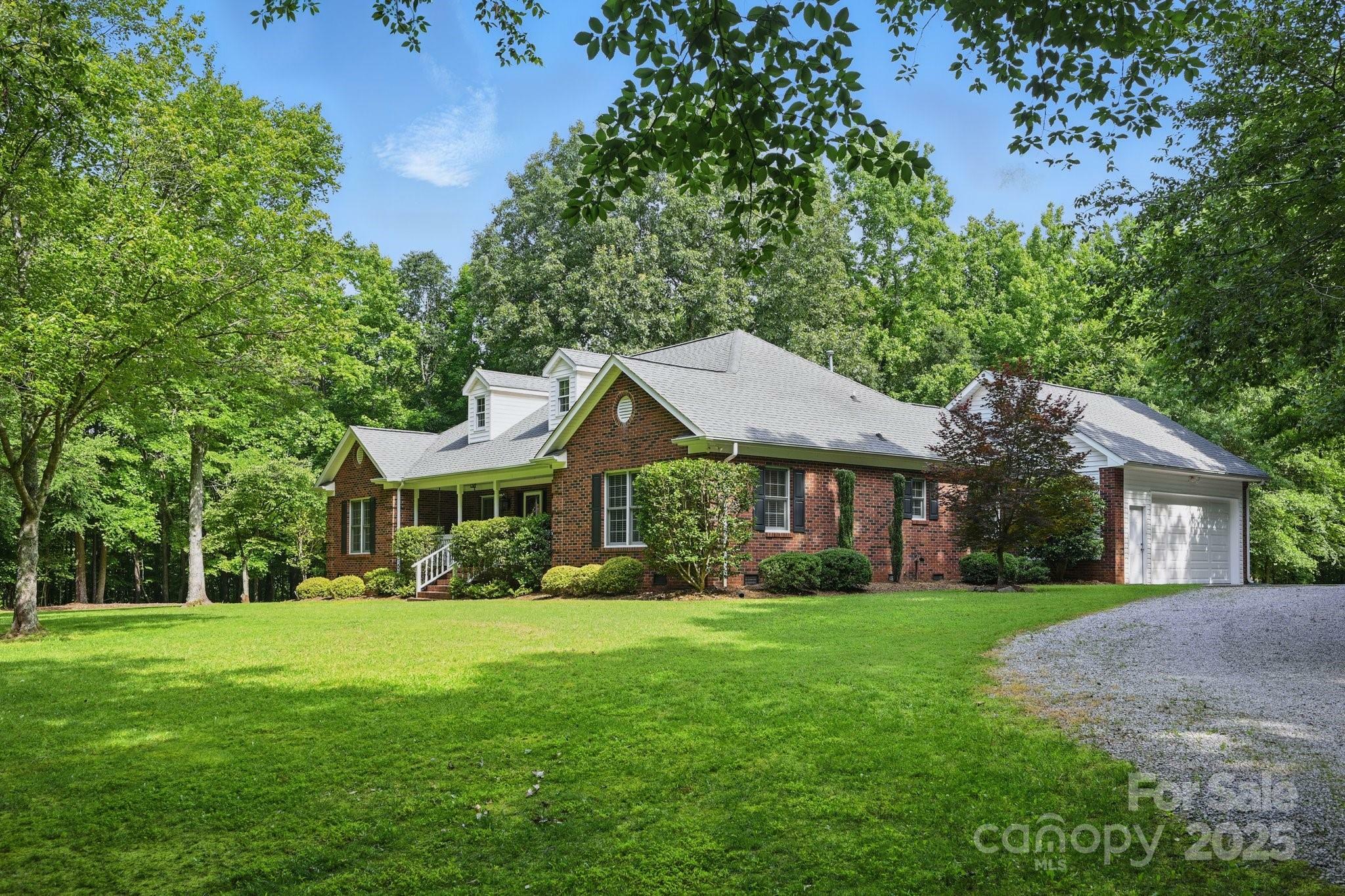 Property Photo: 4824 Waxhaw Farms Road NC 28173