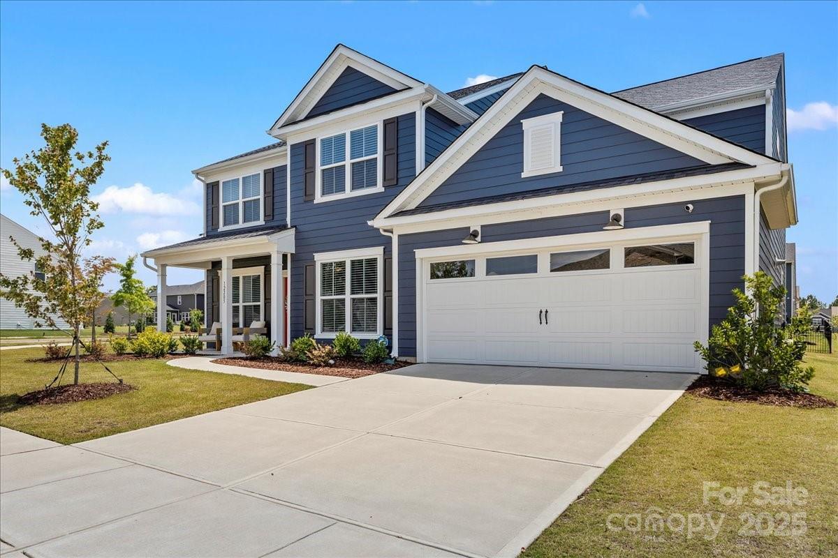 Property Photo: 12205 Hollinhope Drive NC 28278