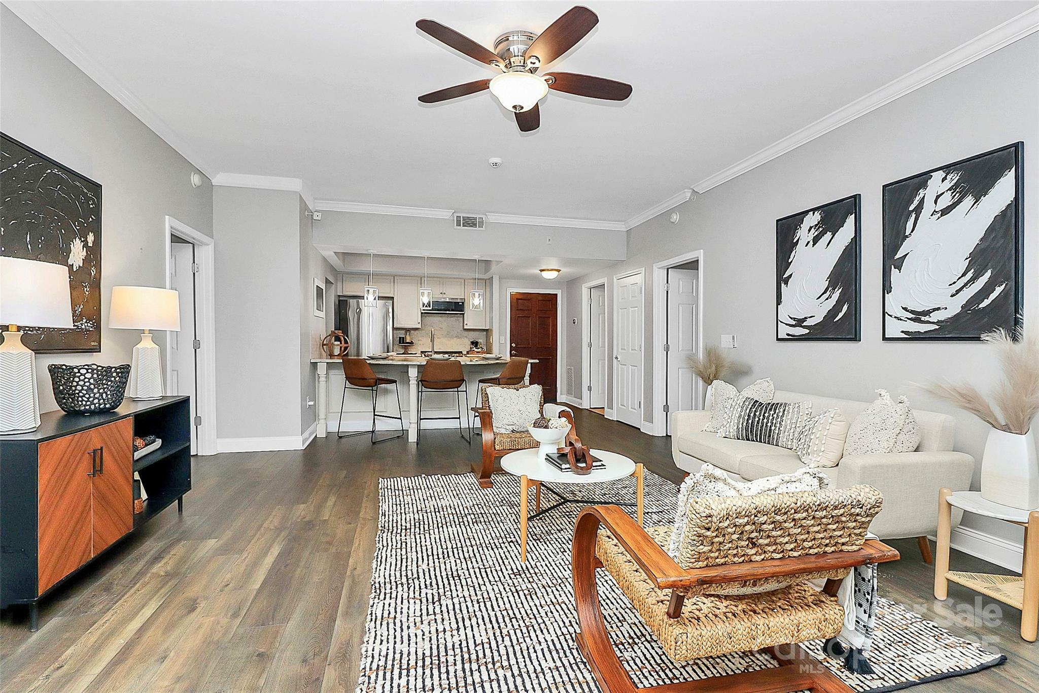 Property Photo: 300 W 5th Street 003 NC 28202