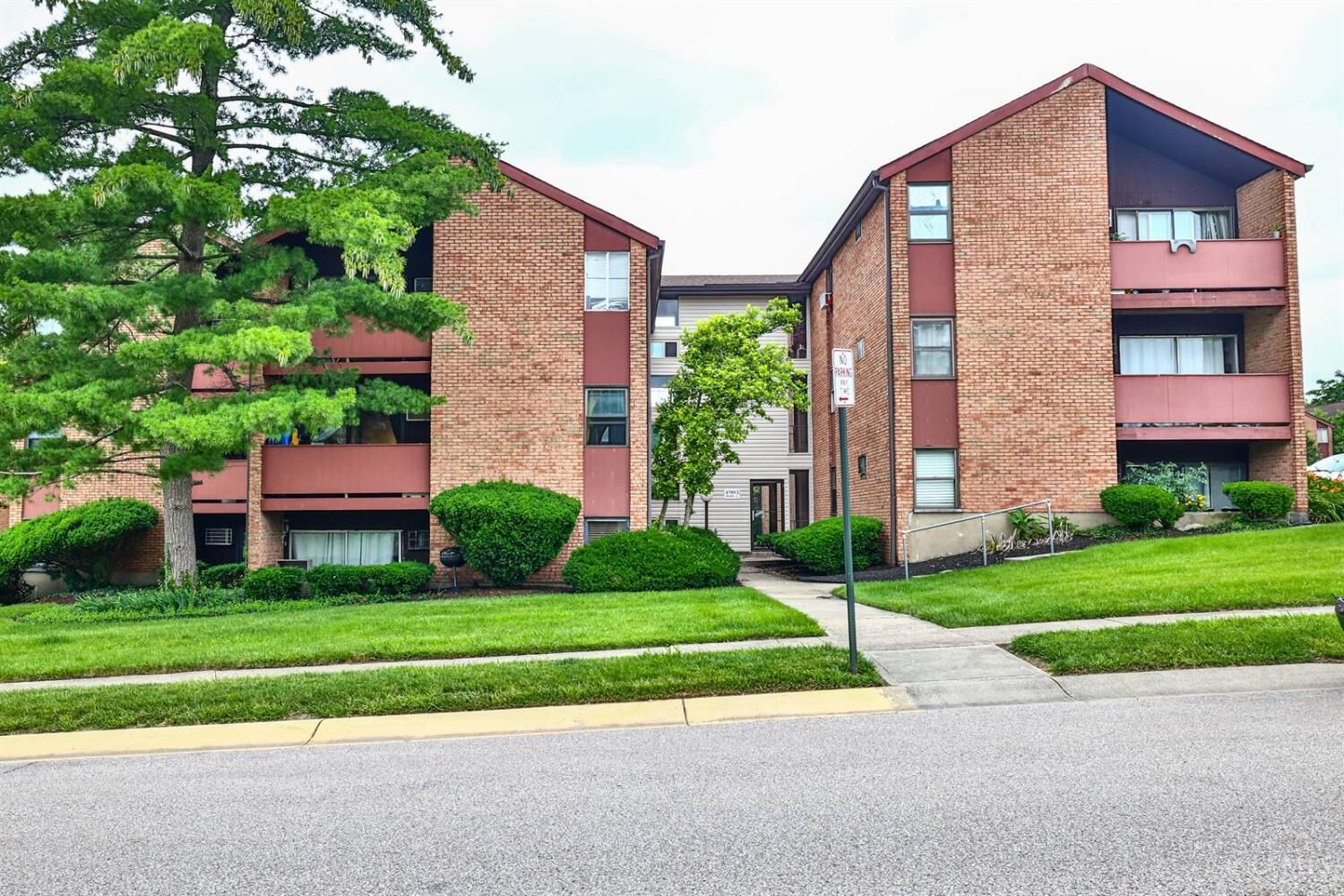 Property Photo: 4903 Chalet Drive OH 45217
