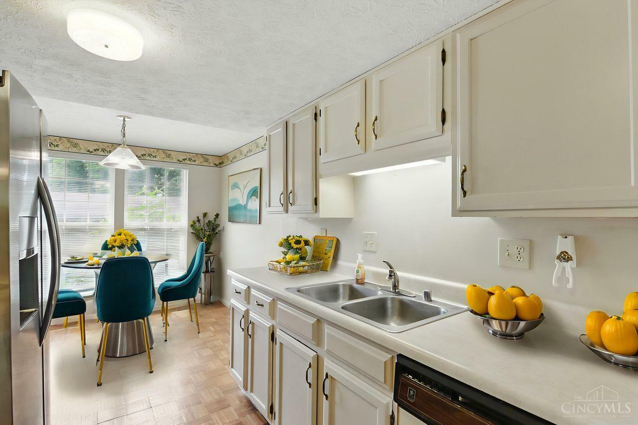 Property Photo: 777 Woodlyn Drive S OH 45230